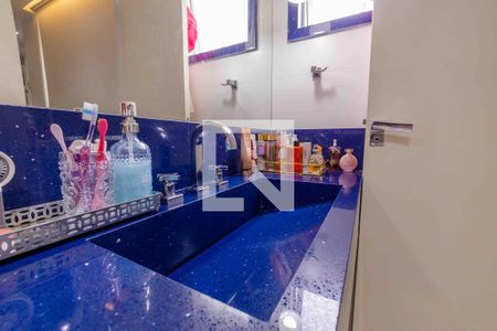 Apartamento à venda com 261m², 3 quartos e 3 vagas Apartamento à venda com 261m², 3 quartos e 3 vagasBanheiro da Suíte 2