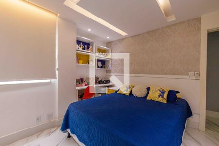 Apartamento à venda com 261m², 3 quartos e 3 vagas Apartamento à venda com 261m², 3 quartos e 3 vagasSuíte 2