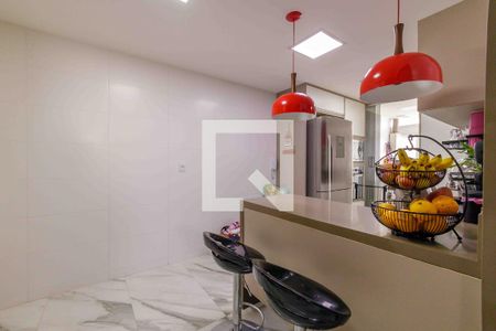 Apartamento à venda com 261m², 3 quartos e 3 vagas Apartamento à venda com 261m², 3 quartos e 3 vagasCozinha