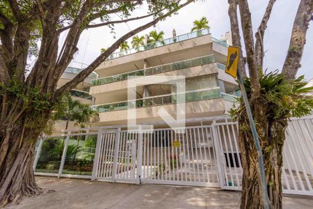 Apartamento à venda com 261m², 3 quartos e 3 vagas Apartamento à venda com 261m², 3 quartos e 3 vagasFachada