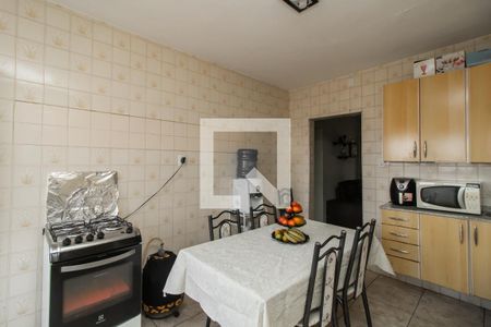 Casa à venda com 250m², 3 quartos e 3 vagas Casa à venda com 250m², 3 quartos e 3 vagasCozinha