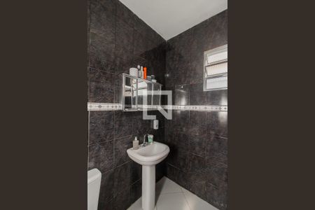 Casa à venda com 250m², 3 quartos e 3 vagas Casa à venda com 250m², 3 quartos e 3 vagasBanheiro 1