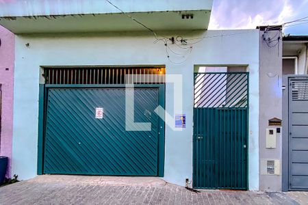 Casa à venda com 137m², 3 quartos e 1 vagaFachada