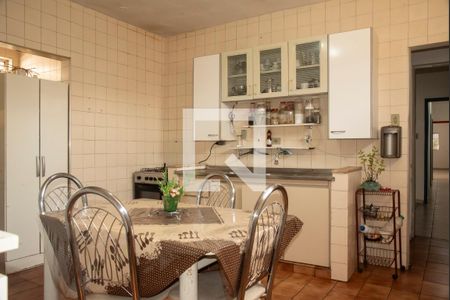 Casa à venda com 250m², 4 quartos e 3 vagasCozinha