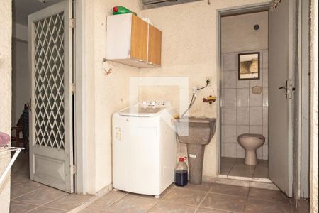 Casa à venda com 250m², 4 quartos e 3 vagasÁrea de Serviço 2