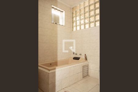 Casa à venda com 250m², 4 quartos e 3 vagasBanheiro da Suíte 2