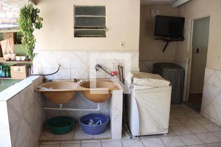 Casa à venda com 360m², 3 quartos e 2 vagasCozinha e Área de Serviço