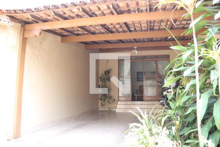 Casa à venda com 360m², 3 quartos e 2 vagasQuintal