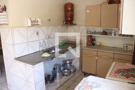 Casa à venda com 360m², 3 quartos e 2 vagasCozinha e Área de Serviço