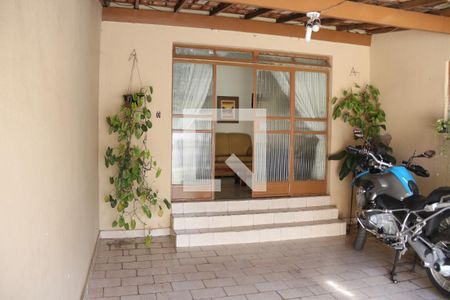 Casa à venda com 360m², 3 quartos e 2 vagasQuintal