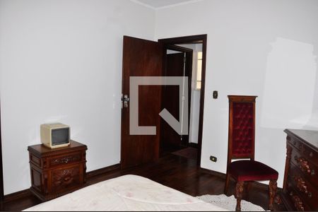 Casa à venda com 570m², 4 quartos e 6 vagasDetalhe - Quarto 02