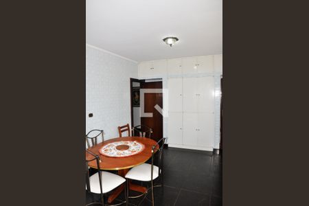 Casa à venda com 570m², 4 quartos e 6 vagasDetalhe - Cozinha