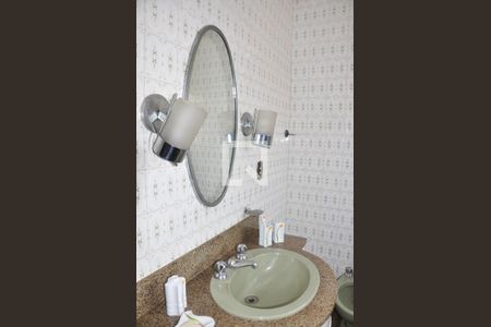 Casa à venda com 570m², 4 quartos e 6 vagasDetalhe - Suíte