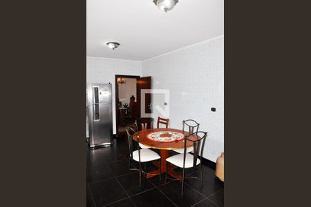 Casa à venda com 570m², 4 quartos e 6 vagasDetalhe - Cozinha