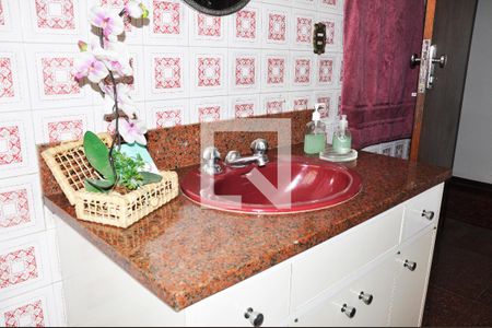 Casa à venda com 570m², 4 quartos e 6 vagasDetalhe - Banheiro Social