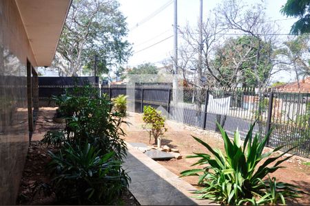 Casa à venda com 570m², 4 quartos e 6 vagasQuintal Frente