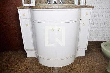 Casa à venda com 570m², 4 quartos e 6 vagasDetalhe - Suíte