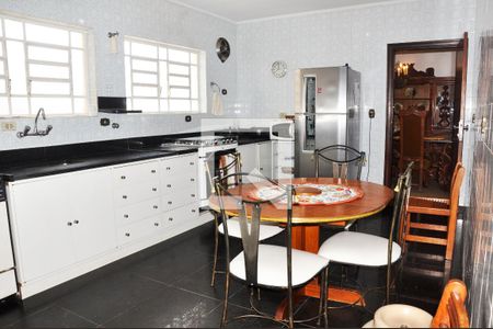 Casa à venda com 570m², 4 quartos e 6 vagasDetalhe - Cozinha