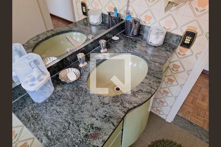 Casa à venda com 400m², 3 quartos e 2 vagasBanheiro Quarto 1