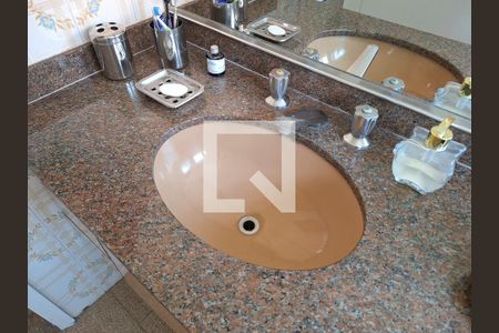 Casa à venda com 400m², 3 quartos e 2 vagasBanheiro