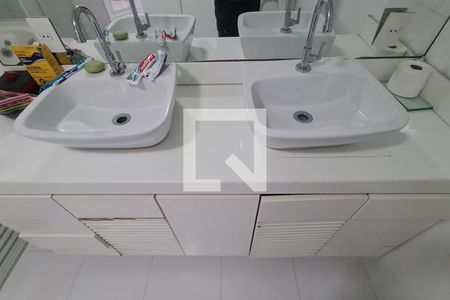 Casa à venda com 466m², 4 quartos e 12 vagasBanheiro