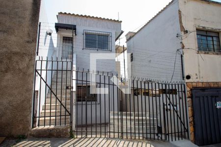 Casa para alugar com 60m², 1 quarto e sem vaga Casa para alugar com 60m², 1 quarto e sem vagaFachada