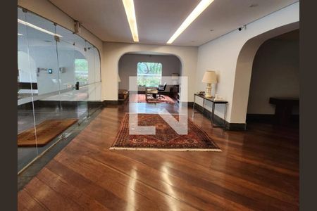 Apartamento à venda com 240m², 3 quartos e 2 vagasFoto 01