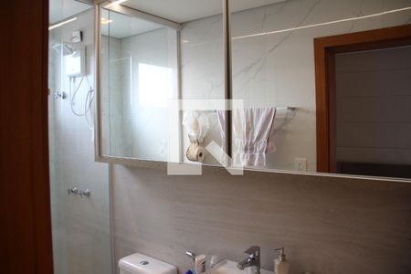 Apartamento para alugar com 184m², 3 quartos e 2 vagasBanheiro do Quarto 1