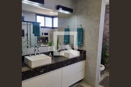 Casa de condomínio à venda com 376m², 3 quartos e 6 vagasBanheiro