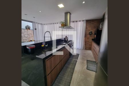Casa de condomínio à venda com 376m², 3 quartos e 6 vagasCozinha