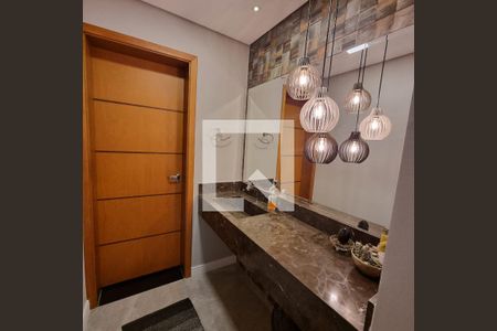 Casa de condomínio à venda com 376m², 3 quartos e 6 vagasLavabo