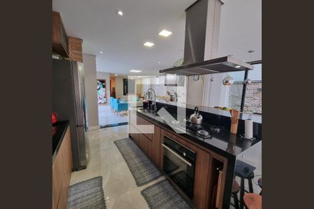 Casa de condomínio à venda com 376m², 3 quartos e 6 vagasCozinha