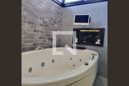 Casa de condomínio à venda com 376m², 3 quartos e 6 vagasBanheiro