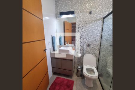 Casa de condomínio à venda com 376m², 3 quartos e 6 vagasBanheiro