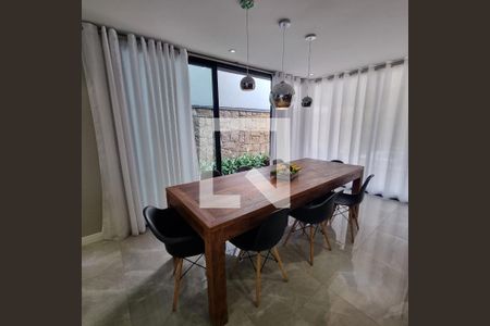 Casa de condomínio à venda com 376m², 3 quartos e 6 vagasCozinha