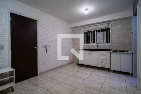 Sala de casa para alugar com 1 quarto, 34m² em Jardim Simus, Sorocaba
