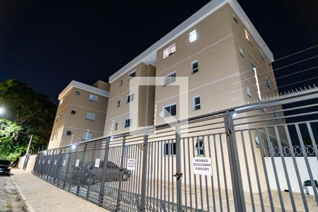 Casa para alugar com 34m², 1 quarto e 1 vaga Casa para alugar com 34m², 1 quarto e 1 vagaFachada