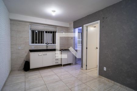 Casa para alugar com 34m², 1 quarto e 1 vaga Casa para alugar com 34m², 1 quarto e 1 vagaSala