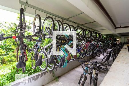 Apartamento à venda com 84m², 2 quartos e 3 vagas Apartamento à venda com 84m², 2 quartos e 3 vagasÁrea comum - Bicicletário