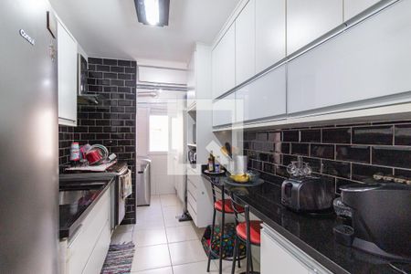 Apartamento à venda com 84m², 2 quartos e 3 vagasCozinha e área de serviço