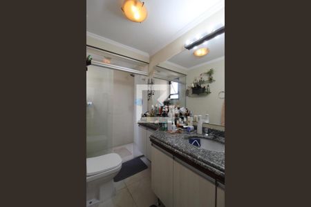 Apartamento à venda com 196m², 4 quartos e 3 vagasBanheiro da Suíte 2