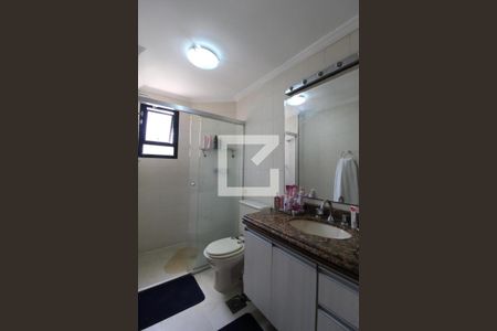 Apartamento à venda com 196m², 4 quartos e 3 vagasBanheiro da Suíte 1