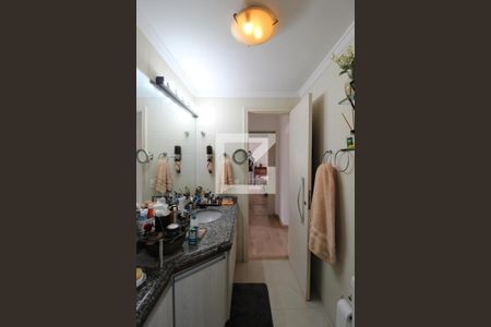 Apartamento à venda com 196m², 4 quartos e 3 vagasBanheiro da Suíte 2