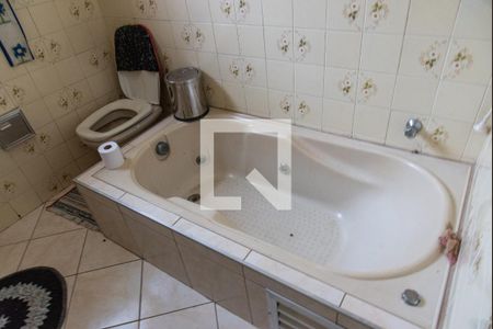 Casa à venda com 236m², 3 quartos e 3 vagasBanheiro