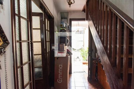 Casa à venda com 236m², 3 quartos e 3 vagasEscada