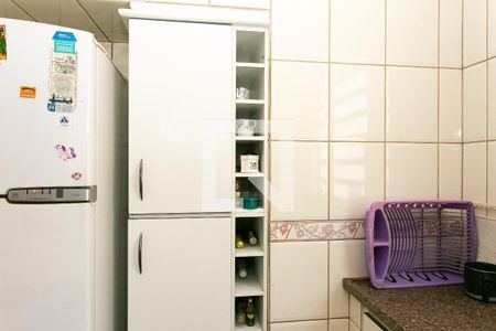 Casa à venda com 100m², 2 quartos e 2 vagas Casa à venda com 100m², 2 quartos e 2 vagasCozinha