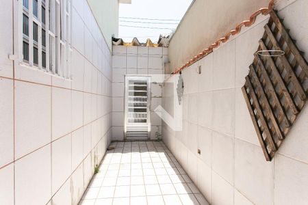 Casa à venda com 100m², 2 quartos e 2 vagas Casa à venda com 100m², 2 quartos e 2 vagasQuintal