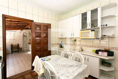 Casa à venda com 100m², 2 quartos e 2 vagas Casa à venda com 100m², 2 quartos e 2 vagasCozinha