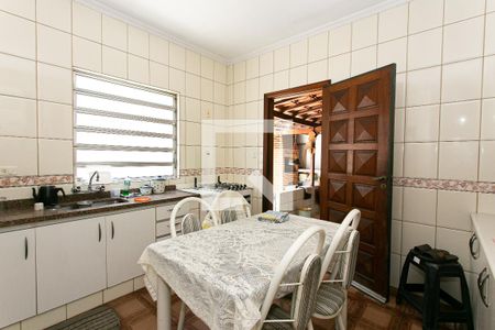 Casa à venda com 100m², 2 quartos e 2 vagas Casa à venda com 100m², 2 quartos e 2 vagasCozinha