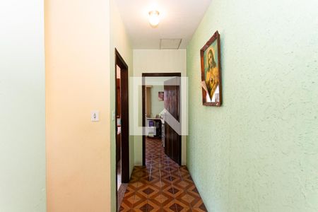 Casa à venda com 100m², 2 quartos e 2 vagas Casa à venda com 100m², 2 quartos e 2 vagasCorredor